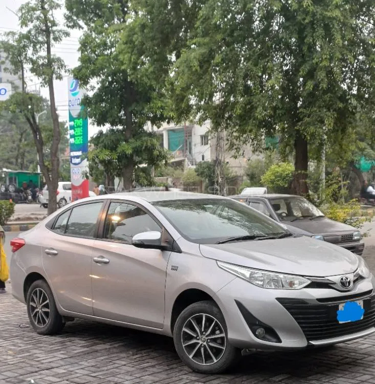 Toyota Yaris Sedan 2021 for Sale in Lahore Image-1
