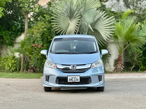 Honda Freed Hybrid B  2015