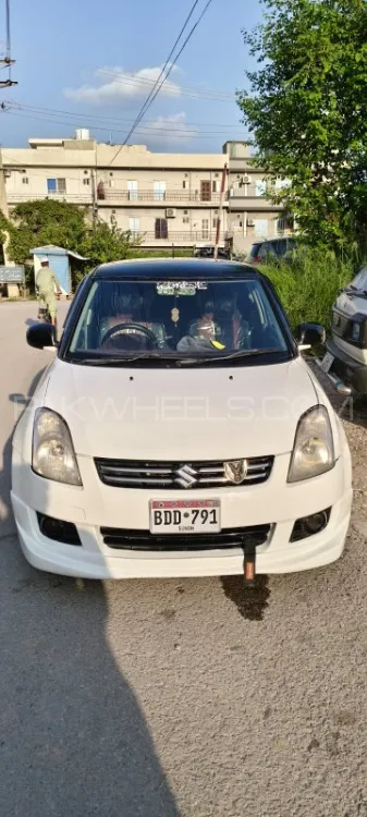 Suzuki Swift 2015 for Sale in Islamabad Image-1