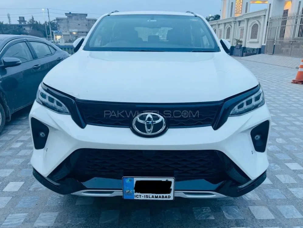 Toyota Fortuner 2023 for Sale in Peshawar Image-1