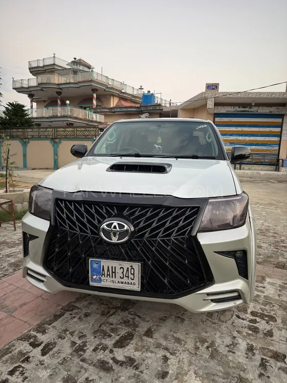 Toyota Hilux 2013 for Sale in Islamabad Image-1