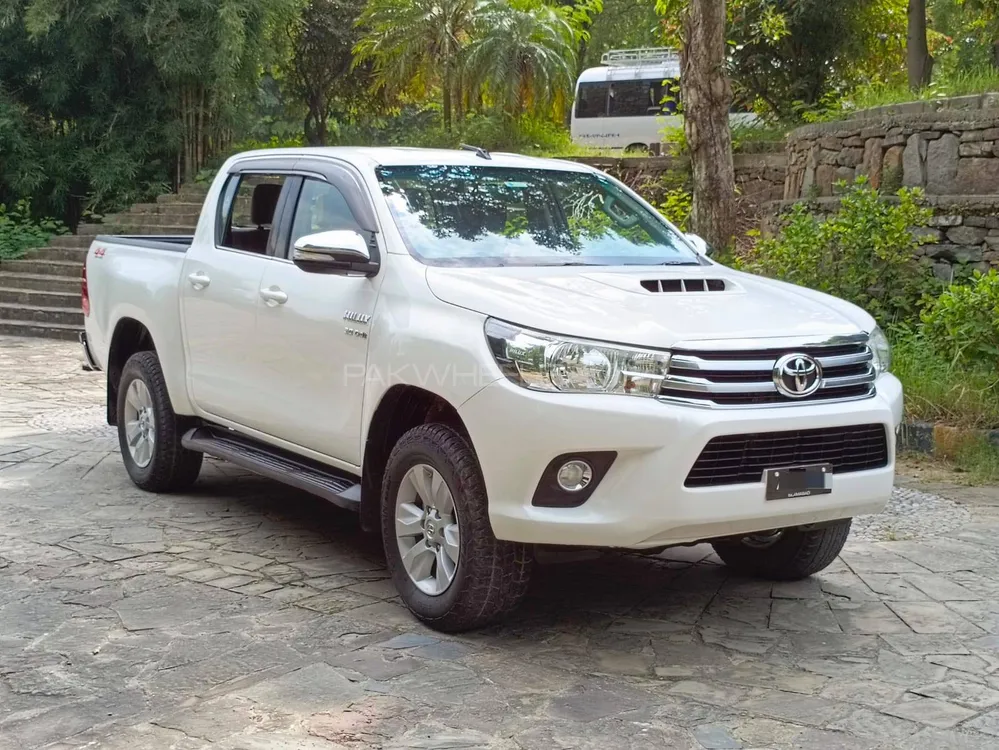 Toyota Hilux 2017 for Sale in Islamabad Image-1