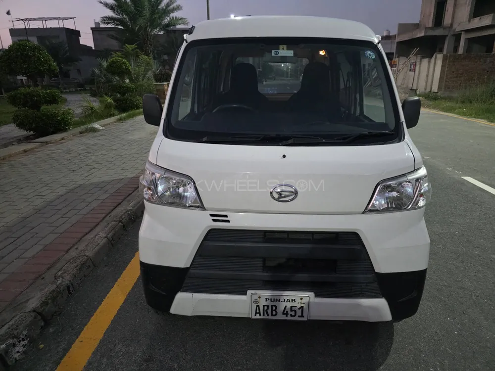 Daihatsu Hijet 2018 for Sale in Faisalabad Image-1