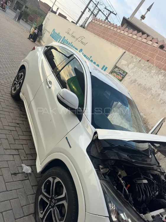Honda Vezel 2015 for Sale in Faisalabad Image-1