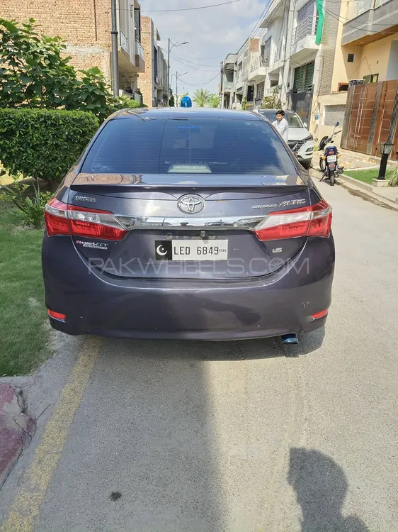 Toyota Corolla 2015 for Sale in Faisalabad Image-1