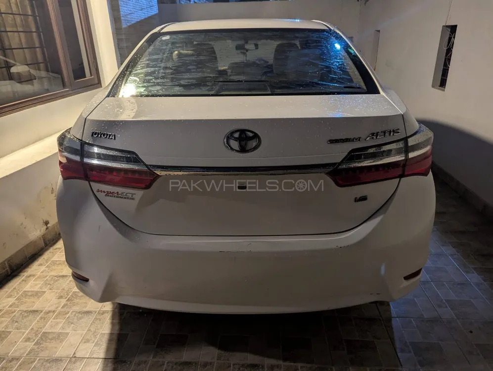 Toyota Corolla 2018 for Sale in Karachi Image-1