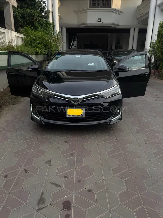 Toyota Corolla 2015 for Sale in Lahore Image-1