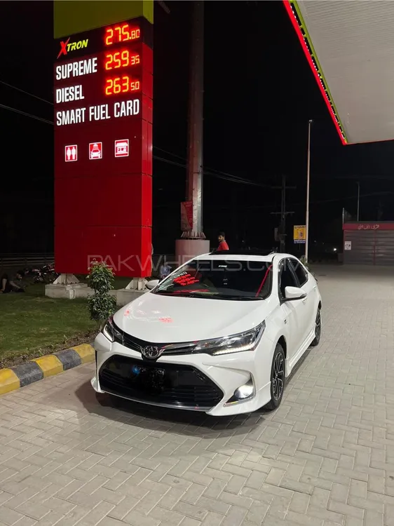 Toyota Corolla 2023 for Sale in Peshawar Image-1