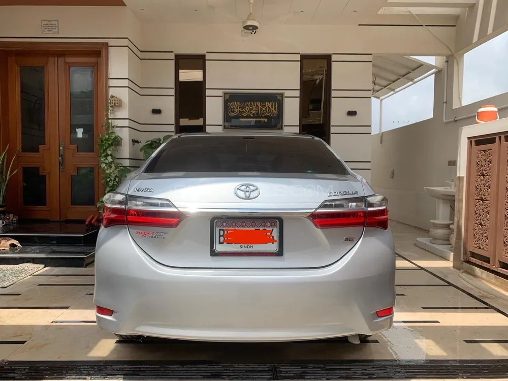 Toyota Corolla 2017 for Sale in Karachi Image-1