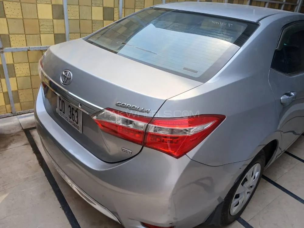 Toyota Corolla 2015 for Sale in Peshawar Image-1