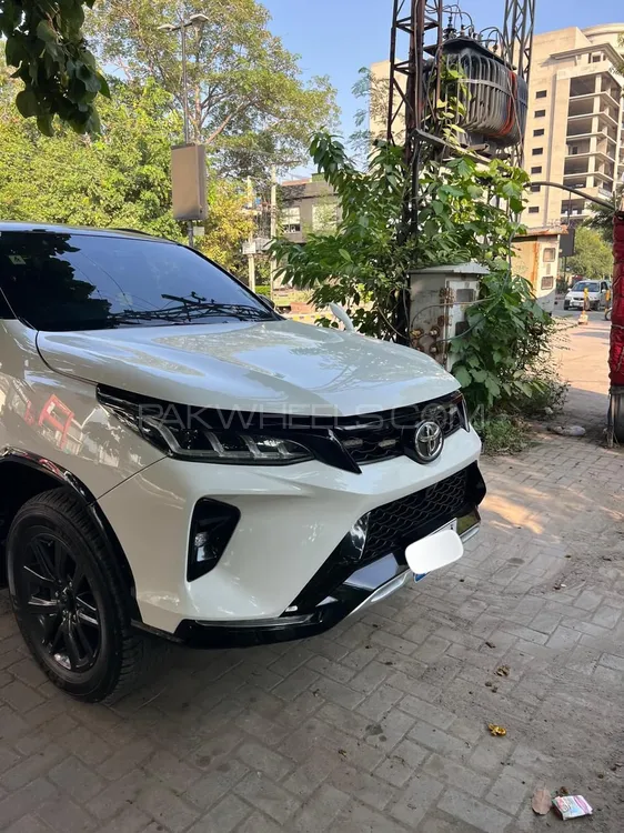 Toyota Fortuner 2019 for Sale in Faisalabad Image-1