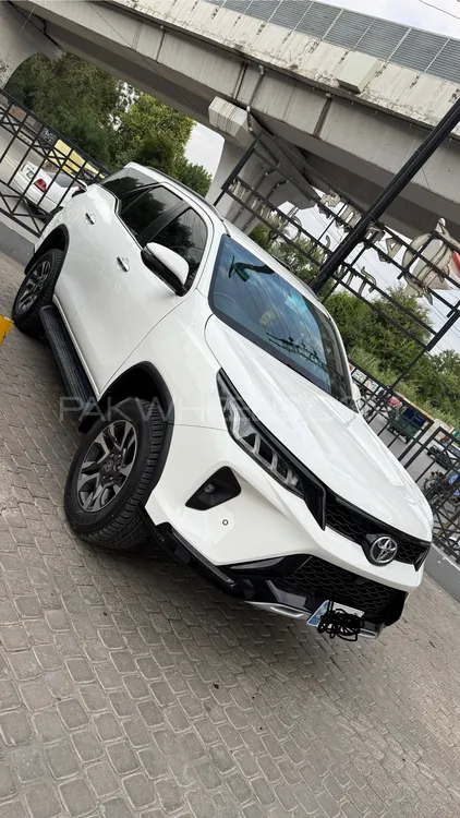 Toyota Fortuner 2023 for Sale in Mardan Image-1