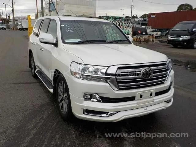 Toyota Land Cruiser 2020 for Sale in Karachi Toyota Land Cruiser 2020 for Sale in Karachi Image-3