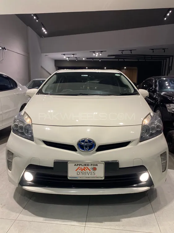 Toyota Prius 2013 for Sale in Islamabad Image-1