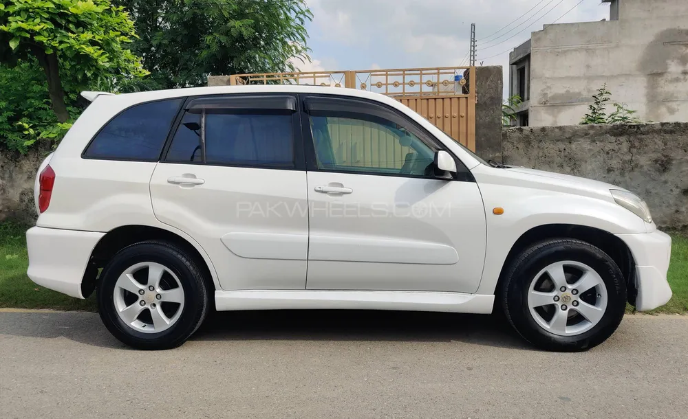 Toyota Rav4 2002 for Sale in Lahore Image-1