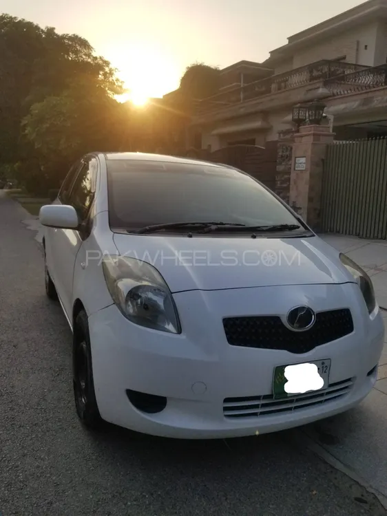 Toyota Vitz 2007 for Sale in Lahore Image-1