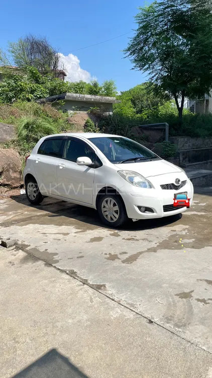 Toyota Vitz 2010 for Sale in Islamabad Image-1