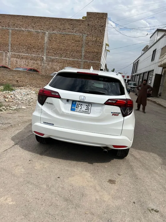 Honda Vezel 2014 for Sale in Peshawar Image-1