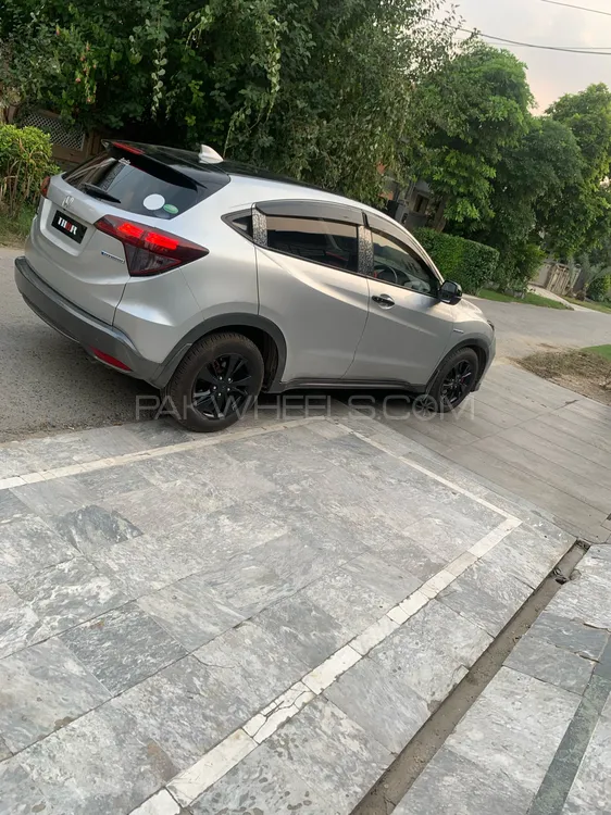Honda Vezel 2013 for Sale in Lahore Image-1