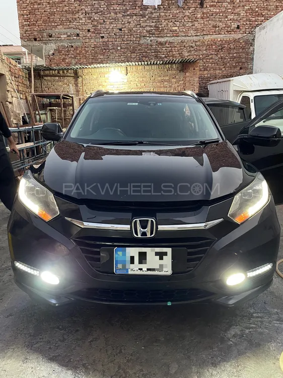 Honda Vezel 2015 for Sale in Faisalabad Image-1