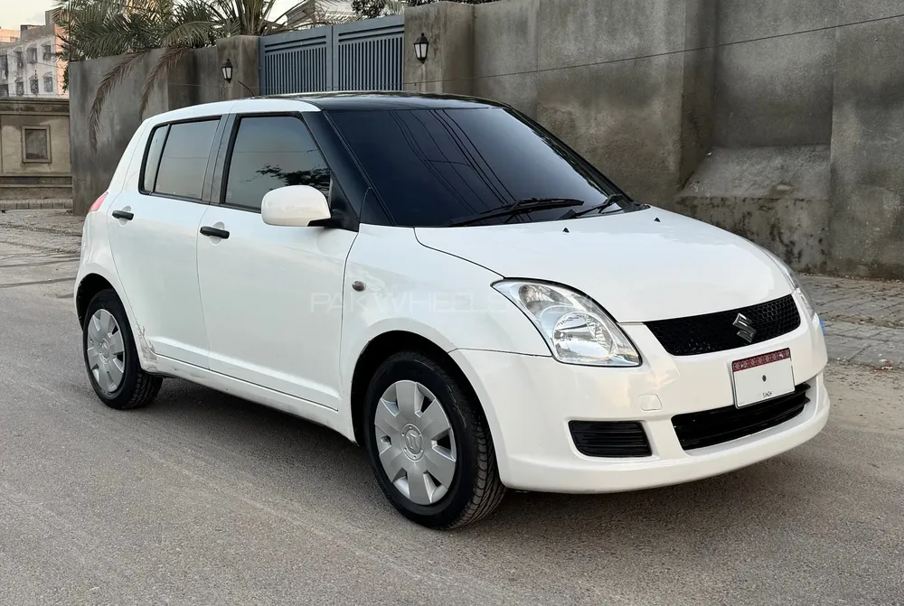 Suzuki Swift 2011 for Sale in Karachi Image-1