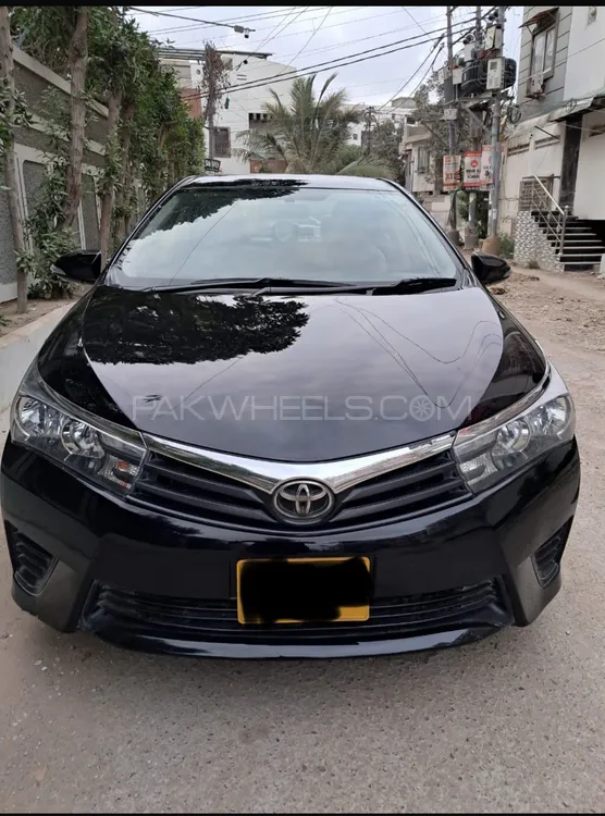 Toyota Corolla 2015 for Sale in Karachi Image-1