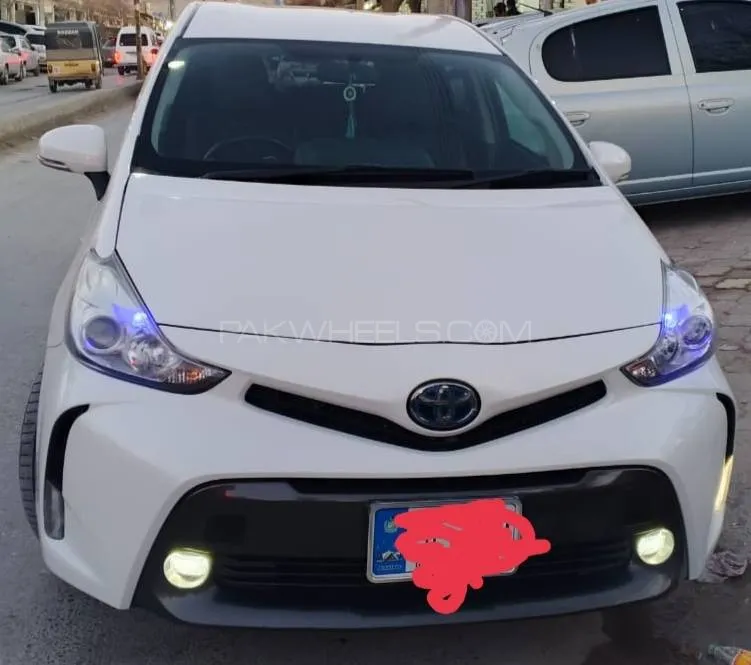 Toyota Prius Alpha 2011 for Sale in Islamabad Image-1