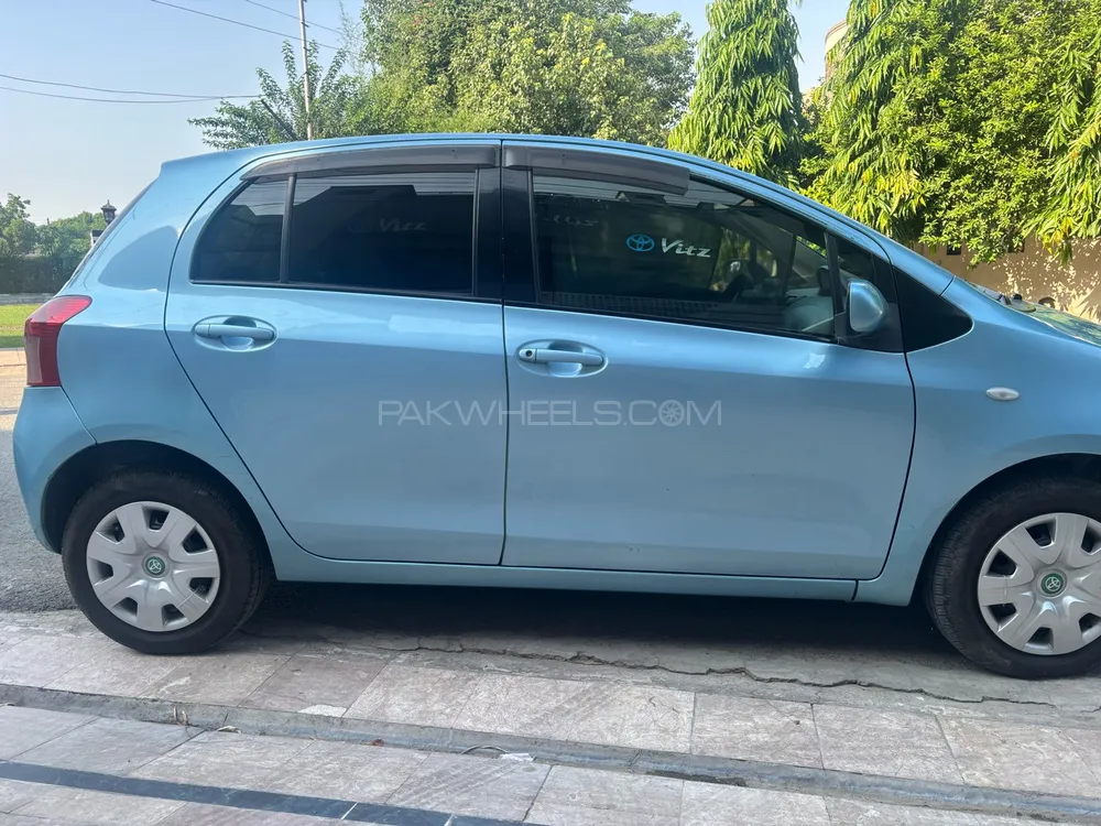 Toyota Vitz 2009 for Sale in Lahore Image-1