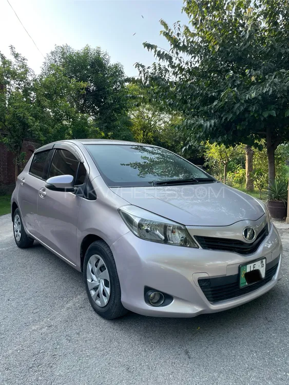 Toyota Vitz 2012 for Sale in Lahore Image-1