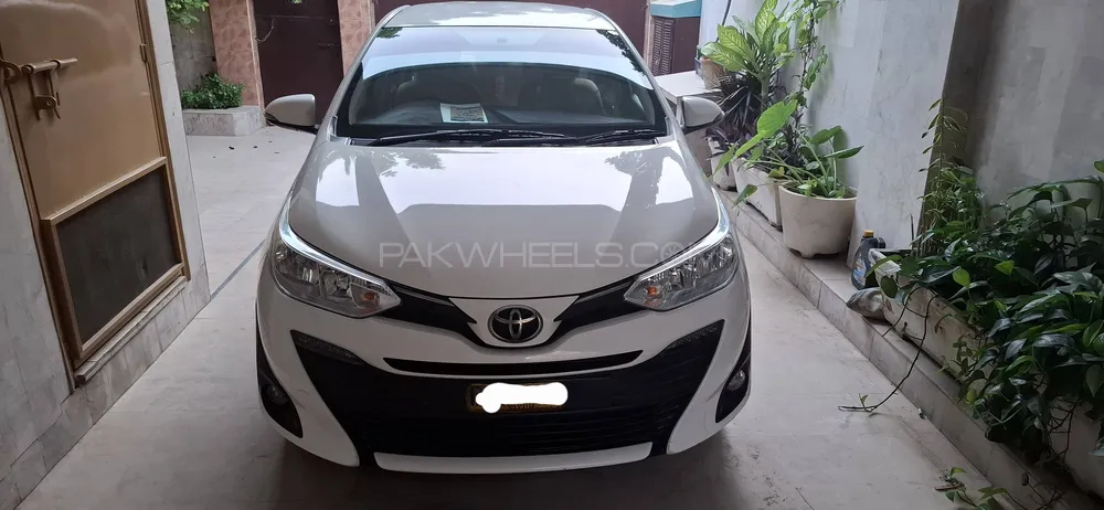 Toyota Yaris Sedan 2020 for Sale in Karachi Image-1