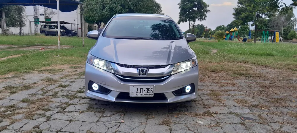 Honda Grace Hybrid 2015 for Sale in Islamabad Image-1