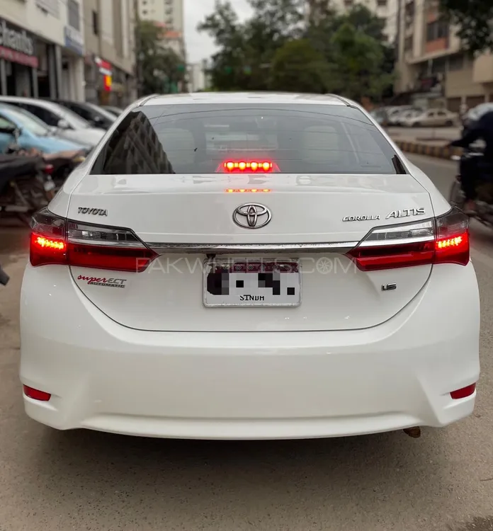 Toyota Corolla 2019 for Sale in Karachi Image-1