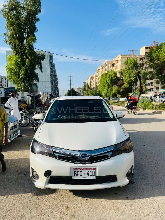 Toyota Corolla Axio 2013 for Sale in Karachi Image-1