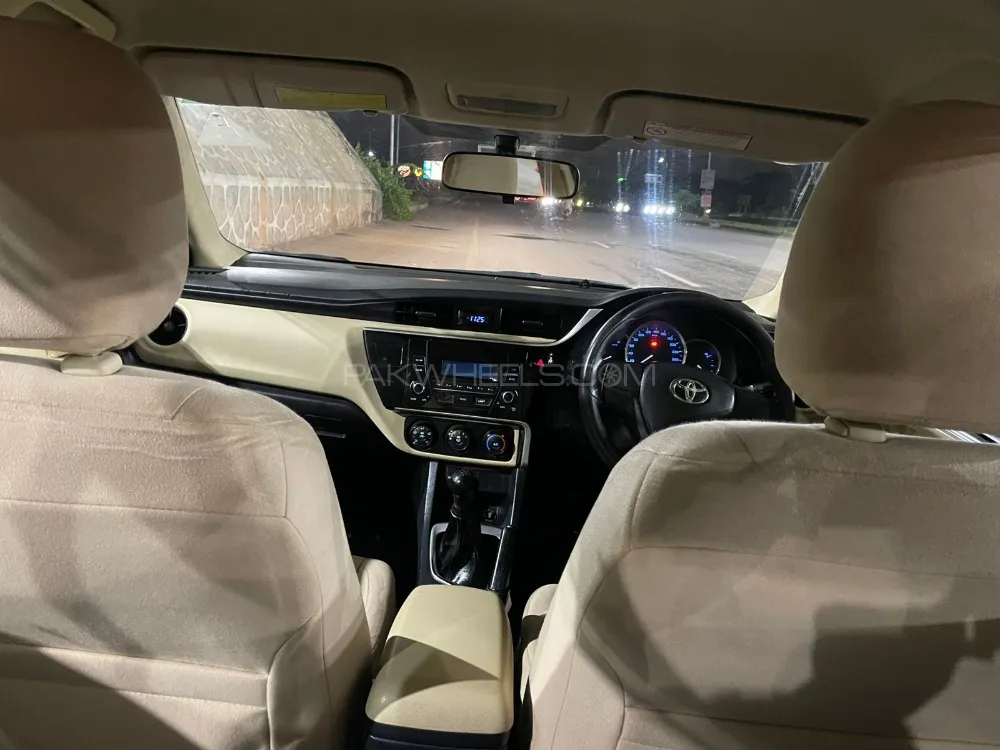 Toyota Corolla 2017 for Sale in Islamabad Image-1