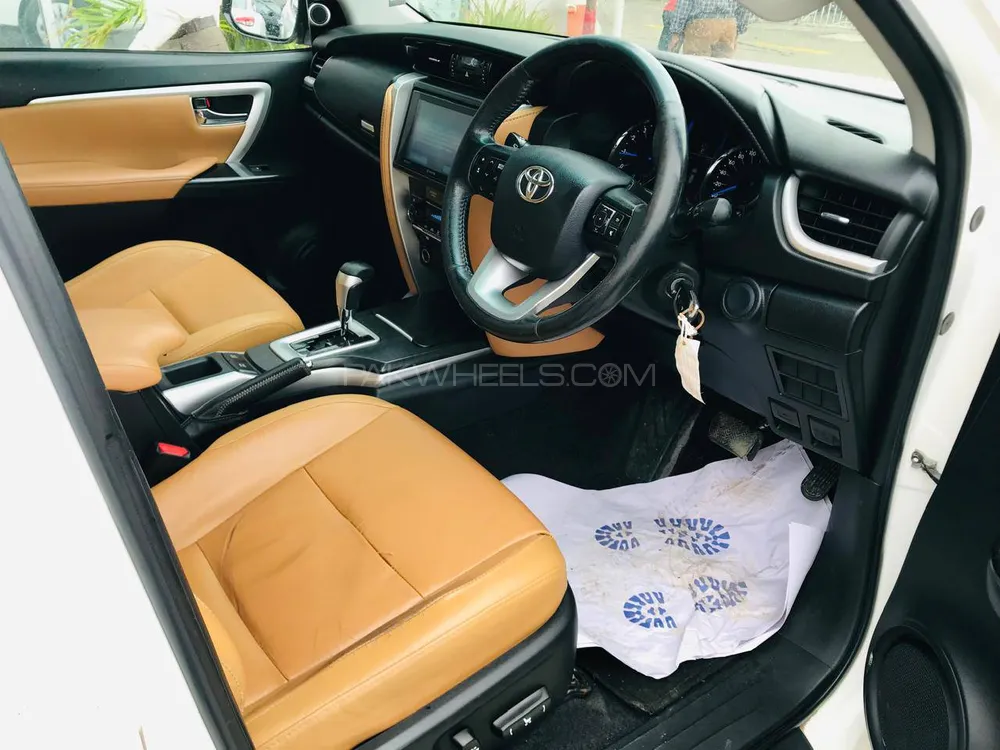 ٹویوٹا فورچیونر 2018 for Sale in کراچی ٹویوٹا فورچیونر 2018 for Sale in کراچی Image-8