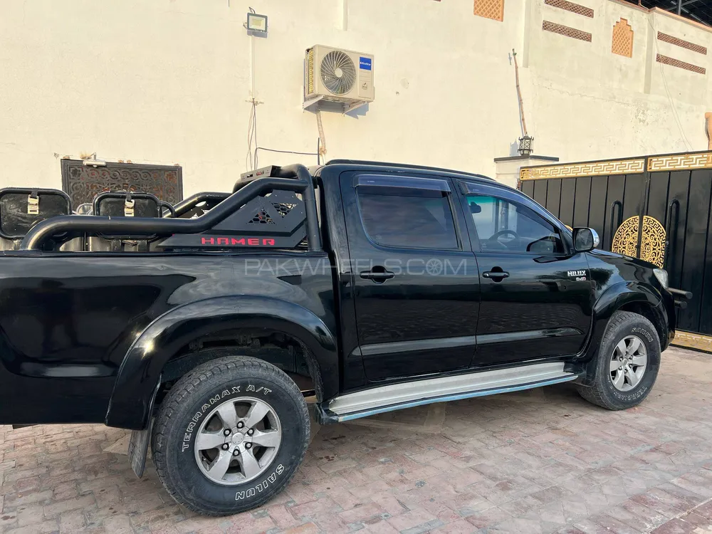 Toyota Hilux 2013 for Sale in Lahore Image-1