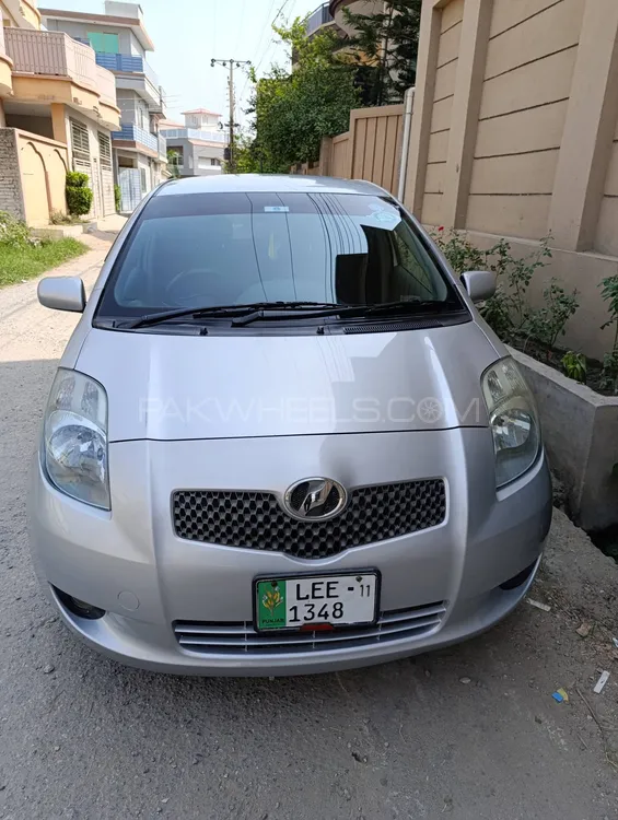 Toyota Vitz 2007 for Sale in Peshawar Image-1