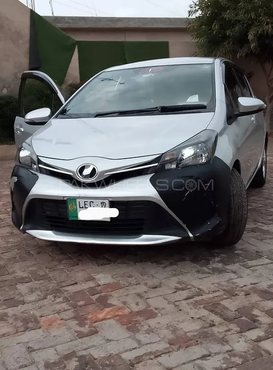 Toyota Vitz 2016 for Sale in Multan Image-1