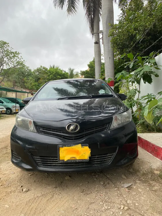 Toyota Vitz 2013 for Sale in Karachi Image-1