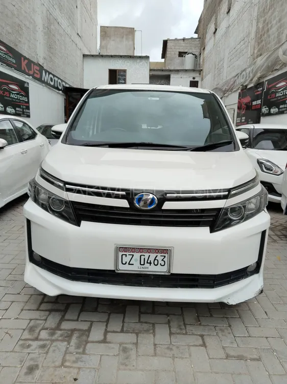 Toyota Voxy 2015 for Sale in Karachi Image-1
