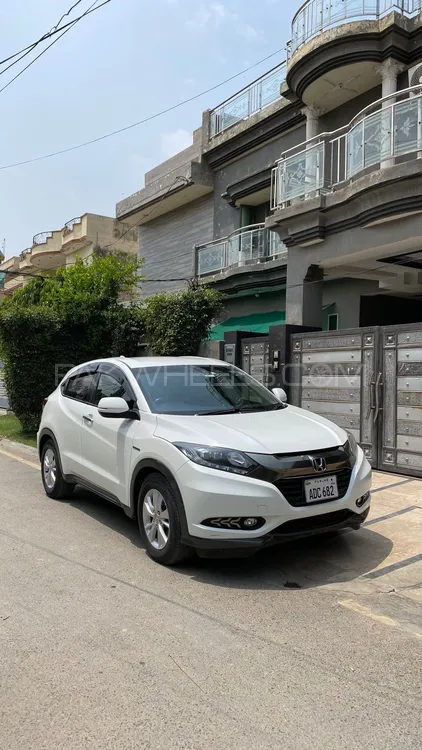 Honda Vezel 2016 for Sale in Lahore Image-1