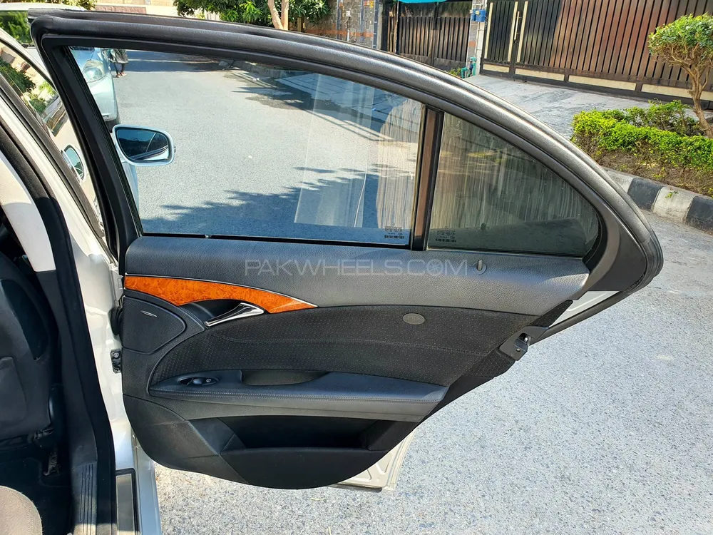 Mercedes Benz E Class 2007 for Sale in Rawalpindi Image-1