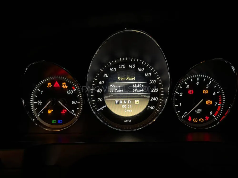 Mercedes meter Image-1