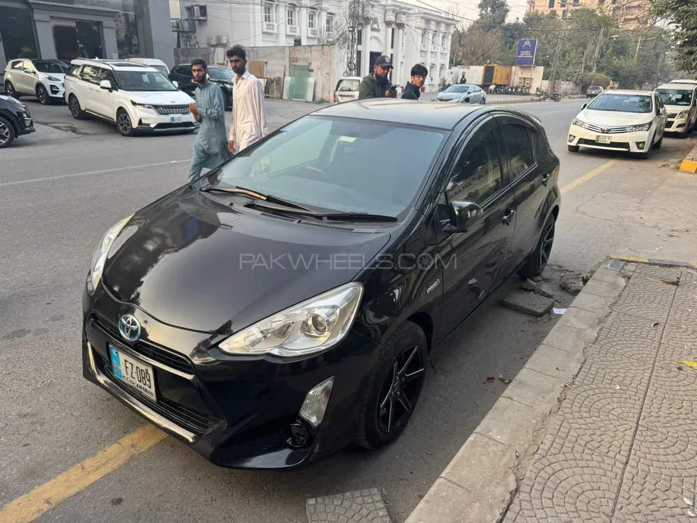 Toyota Aqua 2015 for Sale in Gujranwala Image-1
