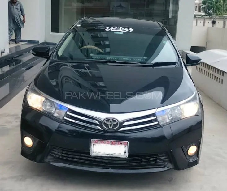 Toyota Corolla 2015 for Sale in Karachi Image-1