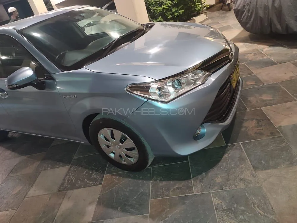 Toyota Corolla Axio 2016 for Sale in Karachi Image-1