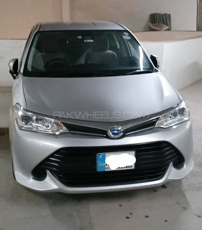 Toyota Corolla Axio 2017 for Sale in Islamabad Image-1