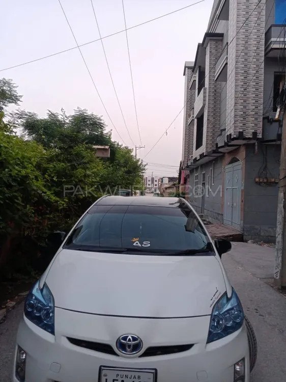 Toyota Prius 2011 for Sale in Peshawar Image-1