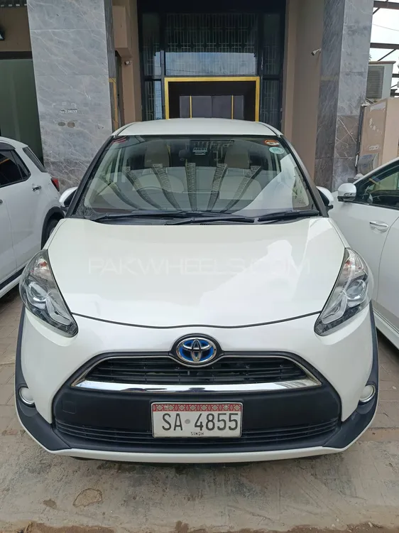 Toyota Sienta 2017 for Sale in Karachi Image-1
