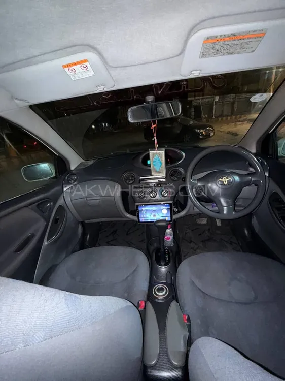 Toyota Vitz 2002 for Sale in Karachi Image-1